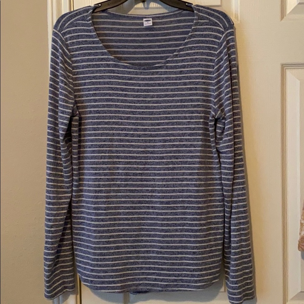 Blue and white long sleeve shirt.